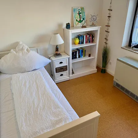 Kajuete Am Norderhafen Holiday home *