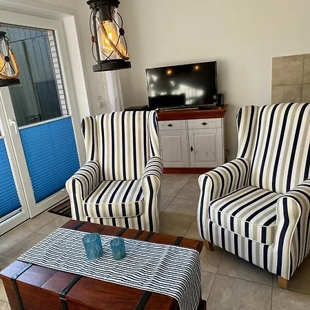 Kajuete Am Norderhafen Holiday home *